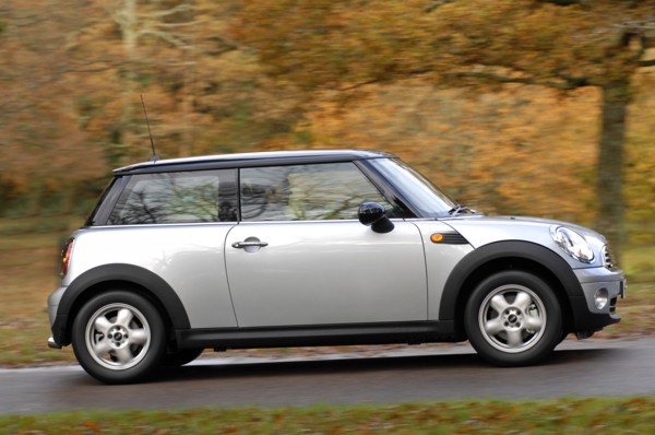 2006 Mini Cooper Artist: Unknown.
