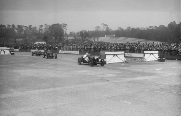 ERA cars of Jock Manby-Colegrave and Raymond Mays, JCC International Trophy, Brooklands, 2 May 1936. Artist: Bill Brunell.