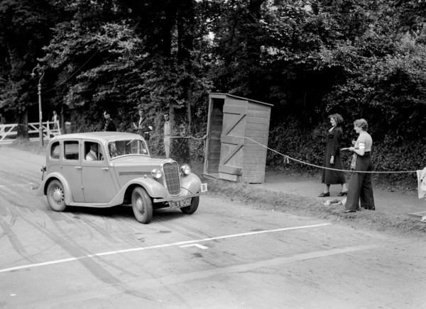 Singer of SGE Tett, winner of a premier award at the MCC Torquay Rally, July 1937. Artist: Bill Brunell.