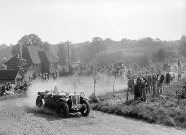 Andre V6, Bugatti Owners Club Hill Climb, Chalfont St Peter, Buckinghamshire, 1935. Artist: Bill Brunell.