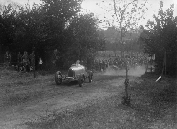 Bugatti Type 35, Bugatti Owners Club Hill Climb, Chalfont St Peter, Buckinghamshire, 1935. Artist: Bill Brunell.