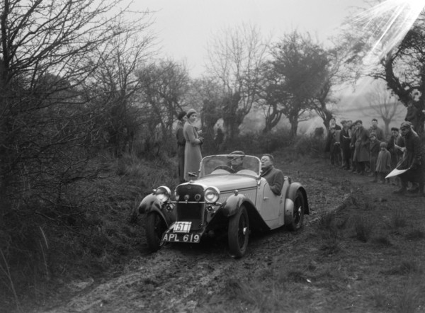 Singer open sports of WJD Richardson, Sunbac Colmore Trial, near Winchcombe, Gloucestershire, 1934. Artist: Bill Brunell.