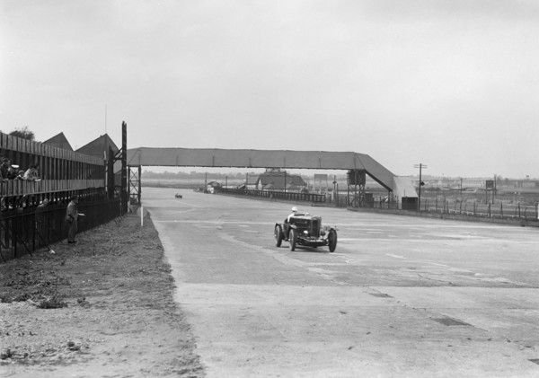 Talbot 95 Special of GA Wooding racing at Brooklands, 1938 or 1939. Artist: Bill Brunell.