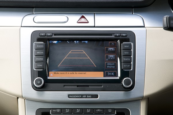 2009 Volkswagen Passat CC Coupe reversing screen Artist: Unknown.