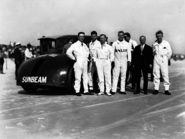 Sunbeam 1000hp World Land speed record attempt at Daytona 1927 Artist: Unknown.