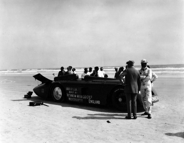 Sunbeam 1000hp World Land speed record attempt at Daytona 1927 Artist: Unknown.