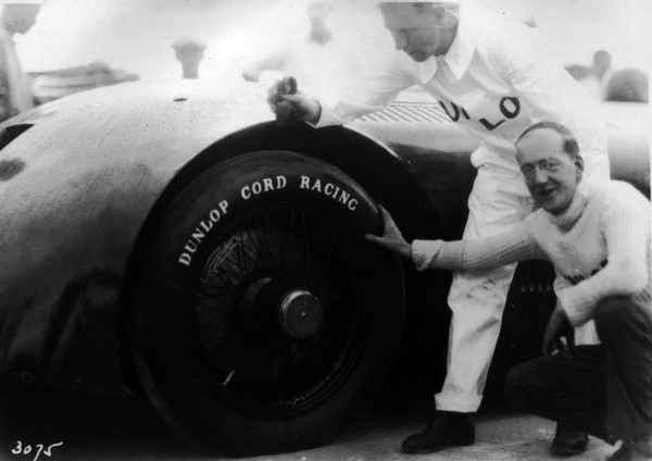 Sunbeam 1000hp World Land speed record attempt at Daytona 1927 Artist: Unknown.