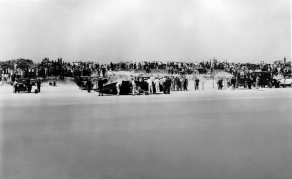 Sunbeam 1000hp World Land speed record attempt at Daytona 1927 Artist: Unknown.