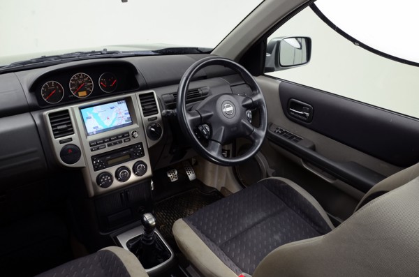 2006 Nissan X-Trail Artist: Unknown.