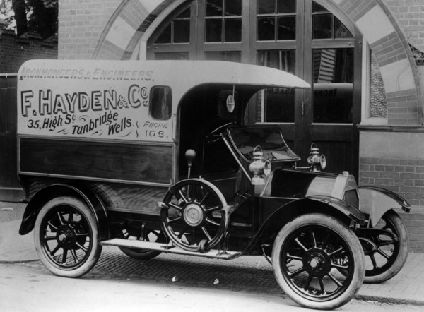 1914 Belsize 10-12hp van Artist: Unknown.
