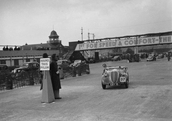 AC Westwood's Fiat Smith Special competing in the JCC Rally, Brooklands, Surrey, 1939. Artist: Bill Brunell.