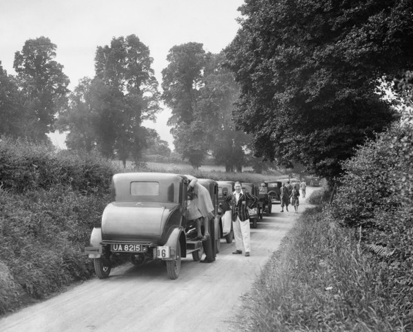Morris Doctors Coupe at the JCC Inter-Centre Rally, 1932. Artist: Bill Brunell.