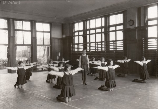 Rowntree girls in an indoor gymnastic class, 1930. Artist: Unknown