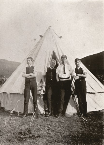 Rowntrees boys camp, 1912. Artist: Unknown