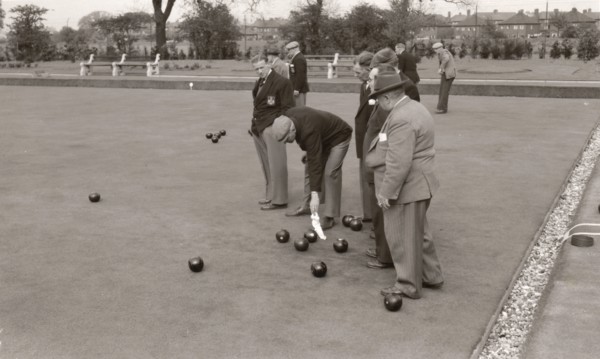 Men playing bowls, York, Yorkshire, 1955. Artist: Unknown