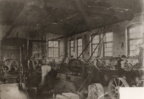 Mechanics? shop, Rowntree Cocoa Works, York, Yorkshire, 1900. Artist: Unknown
