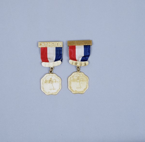 Women's USGA Championship winner's medals, 1901-2. Artist: Unknown