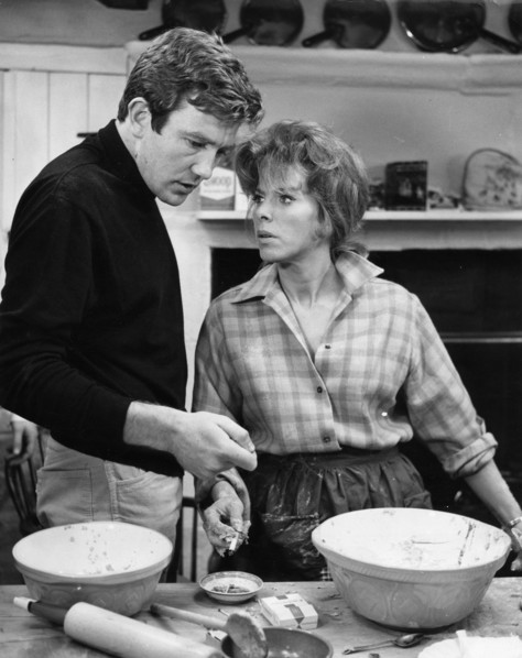 Albert Finney (1936- ) and Billie Whitelaw (1932- ), British actors, 1967. Artist: Unknown
