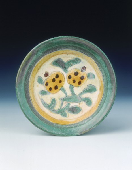 Cizhou-type saucer with pomegranate spray in polychrome glazes, Jin dynasty, China, 1115-1234. Artist: Unknown
