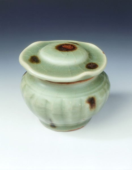 'Tobi seiji' celadon jar and cover, Yuan dynasty, China, 14th century. Artist: Unknown