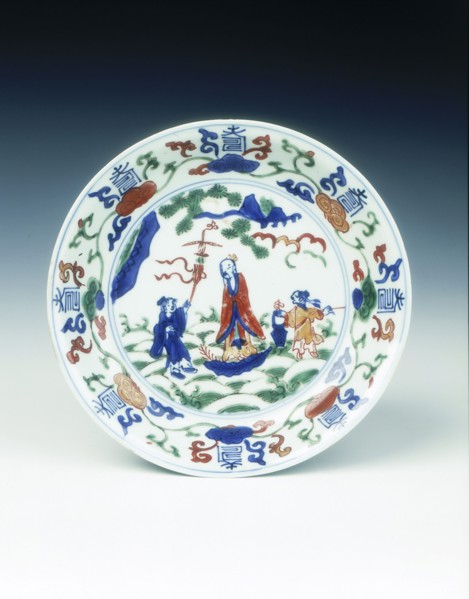 Wucai saucer with immortal and attendants, Wanli period, Ming dynasty, China, 1572-1620. Artist: Unknown
