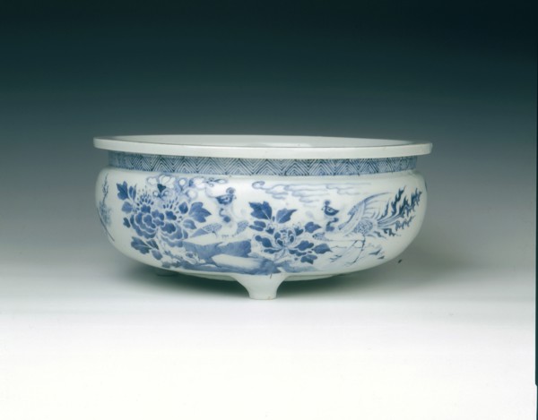 Dehua blue and white tripod bowl, China, mid-late 17th century. Artist: Unknown
