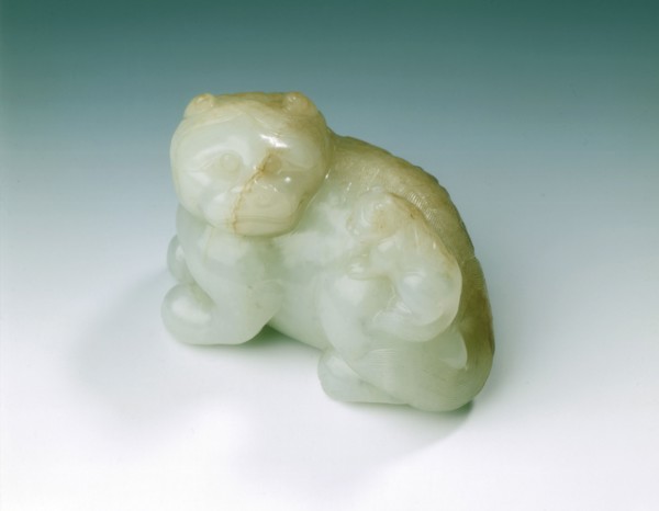 Jade feline with cub, Ming dynasty, China, 1368-1644. Artist: Unknown