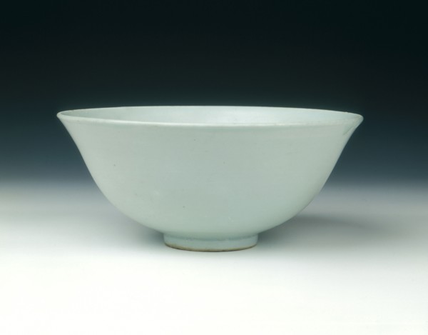 Shufu bowl with peacock amid scrolling peonies, early Ming dynasty, Hongwu period, China, 1368-1398. Artist: Unknown