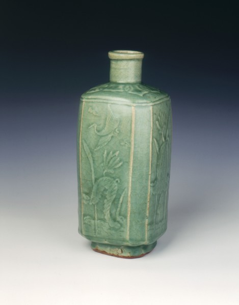 Squared celadon glazed bottle, late Ming dynasty, China, early 17th century. Artist: Unknown