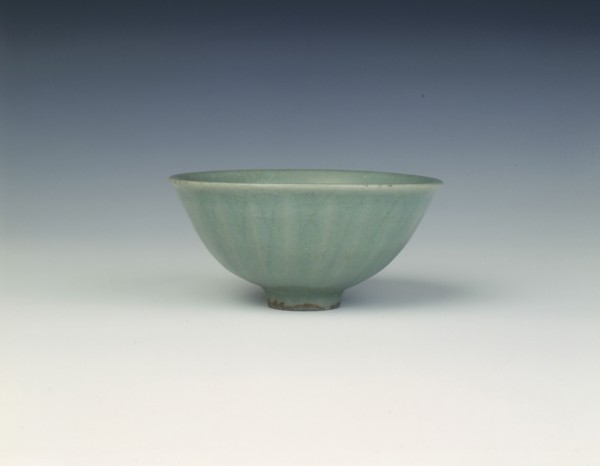 Longquan celadon bowl, Southern Song-Yuan dynasty, China, 13th century. Artist: Unknown