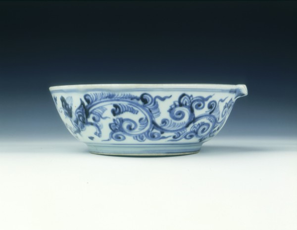 Bowl with foliated dragon decoration, Ming dynasty, Jingtai period, China, 1450-1457. Artist: Unknown