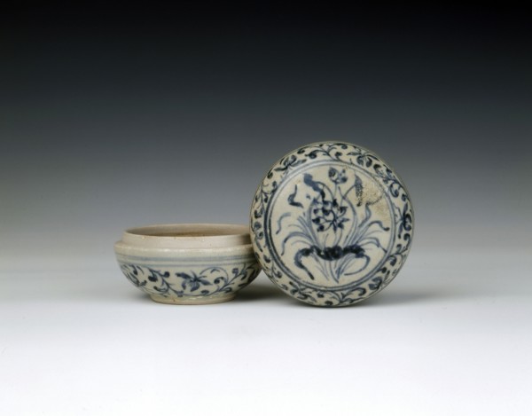 Blue and white covered box with bunch of lotus, Chu Dau kiln, Vietnam, mid 15th century. Artist: Unknown
