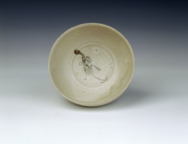 Bowl with cursive underglaze iron brown decoration, Chu Dau kiln, Vietnam, 14th century. Artist: Unknown