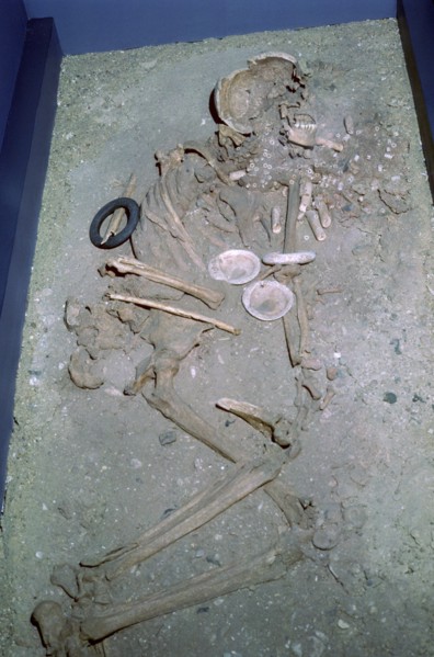 Rubane Culture Neolithic Burial. Artist: Unknown