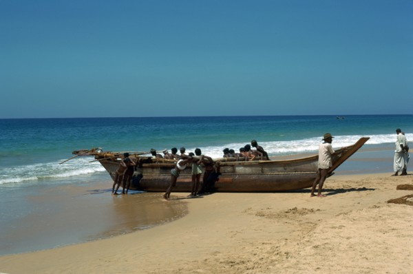 Sri Lankan boat. Artist: CM Dixon Artist: Unknown