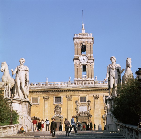 Statues of the Dioscuri at the top of Michelangelo's steps, 16th century.  Artist: Michelangelo Buonarroti