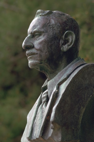 Bronze bust of the archaeologist Sir Arthur Evans, 20th century. Artist: Unknown
