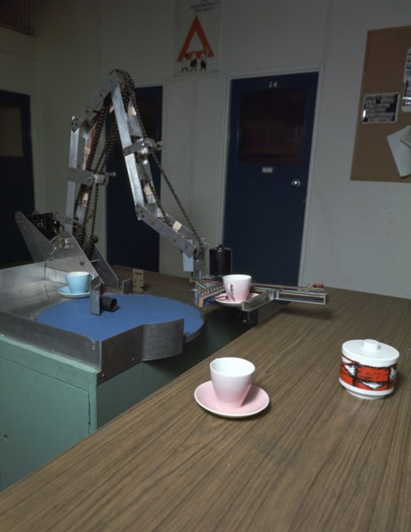 Table-clearing robot. Artist: Meredith Thring
