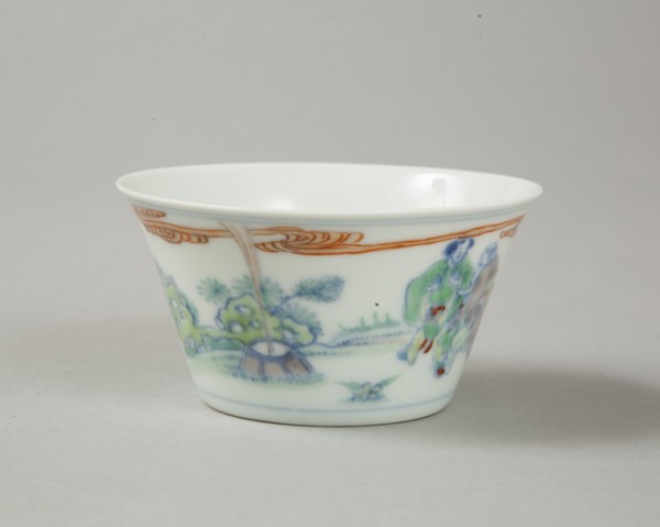 Doucai flared cup with two figures in a landscape, late Kangxi period (1700-1722). Artist: Unknown.