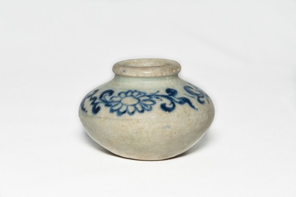 Blue and white jarlet with floral decoration, 14th-15th century. Artist: Unknown.