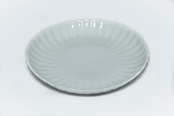 White chrysanthemum dish, 18th century. Artist: Unknown.
