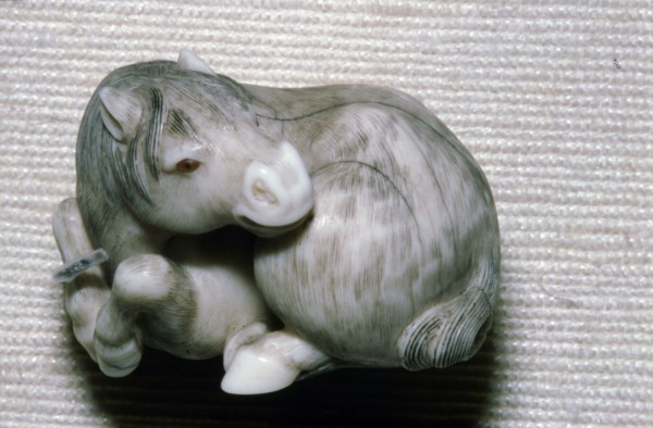 Japanese Netsuke Horse Artist: Unknown.