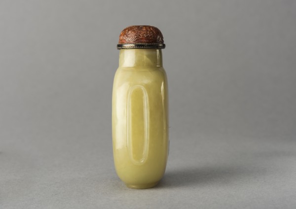 Jade snuff bottle, China, Qing dynasty, 1644-1911. Creator: Unknown.
