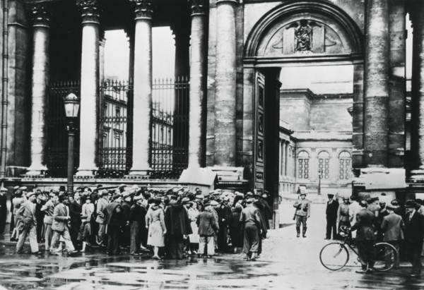 Queue outside the Bureau of Information for civilians in the Chamber of Deputies, Paris, July 1940. Artist: Unknown