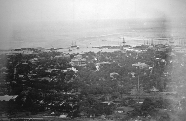 Honolulu port, Hawaii, 1885. Artist: Unknown