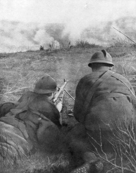 Machine gunners at the edge of Hangard Wood, Picardy, France, 28 April 1918, (1926). Artist: Unknown