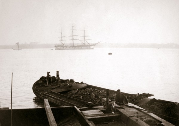 Barge loaded with freight, Rotterdam, 1898.Artist: James Batkin