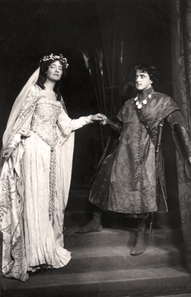Dorothea Baird (1875-1933) and Harcourt Williams (1880-1957) in Paola and Francesca, 1907.Artist: Foulsham and Banfield
