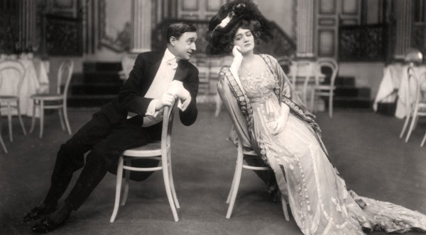 Lily Elsie and Joseph Coyne in The Merry Widow, 1907.Artist: Foulsham and Banfield