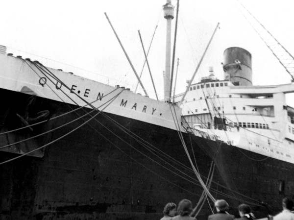 Ocean liner RMS 'Queen Mary', 20th century. Artist: Unknown